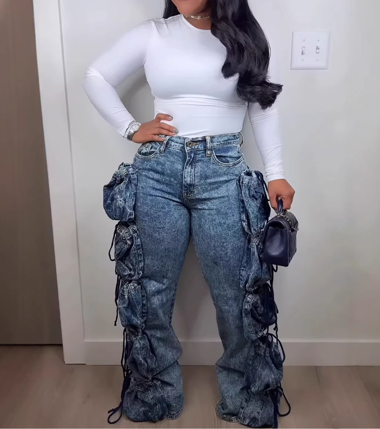 Straight-Leg Jeans With Multiple Pockets